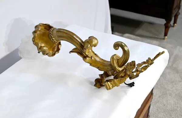 Important Flambeau en Bronze Doré, style Louis XVI, époque Napoléon III - Milieu XIXe
