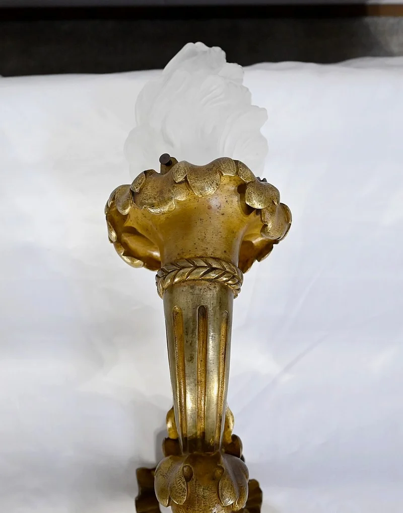 Important Flambeau en Bronze Doré, style Louis XVI, époque Napoléon III - Milieu XIXe