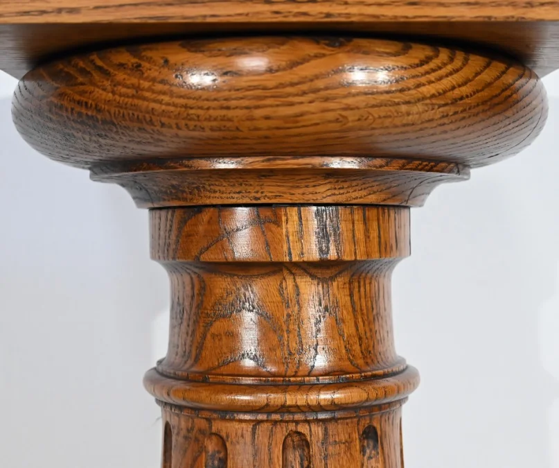 SÄULE AUS EICHE