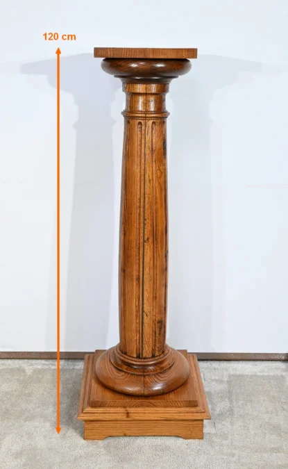 SÄULE AUS EICHE