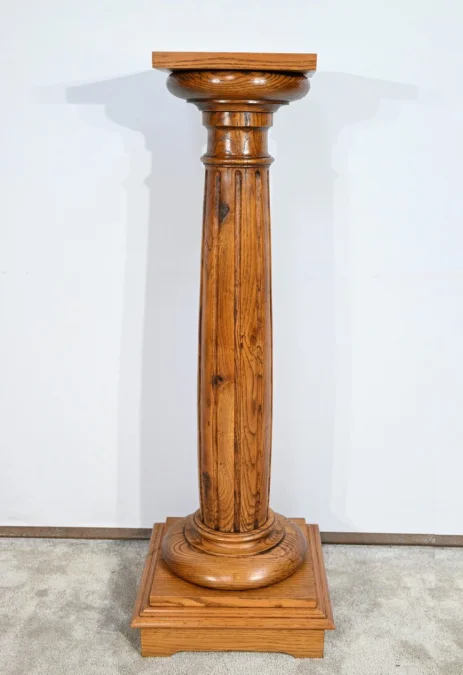 SÄULE AUS EICHE
