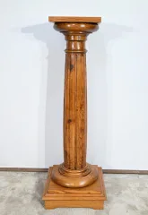 SÄULE AUS EICHE