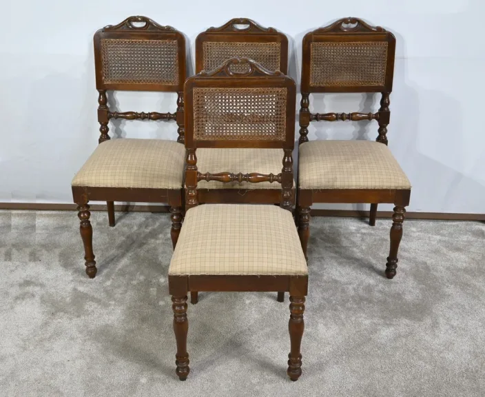Suite de 4 Chaises en Chêne, époque Louis Philippe – 2ème partie XIXe