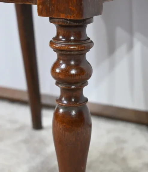 Suite de 4 Chaises en Chêne, époque Louis Philippe – 2ème partie XIXe