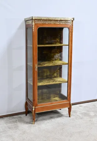 Petite Vitrine en Merisier Massif, Transition Louis XV / Louis XVI – Début XXe