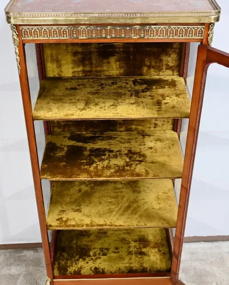 Petite Vitrine en Merisier Massif, Transition Louis XV / Louis XVI – Début XXe