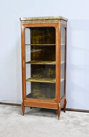 Petite Vitrine en Merisier Massif, Transition Louis XV / Louis XVI – Début XXe