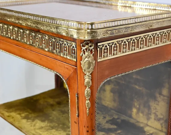 Petite Vitrine en Merisier Massif, Transition Louis XV / Louis XVI – Début XXe