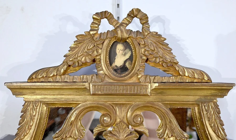SPIEGEL IM LOUIS XVI-STIL
