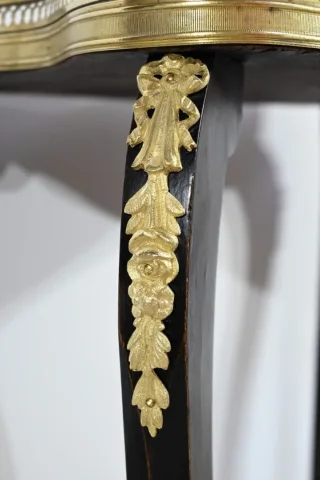 NAPOLEON III STYLE OCCASIONAL TABLE