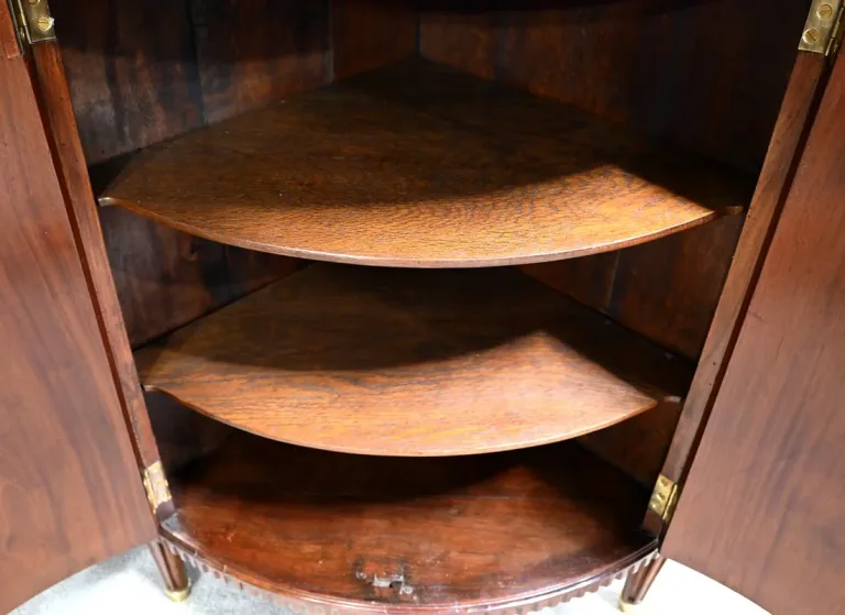 Paire d’Encoignures en Acajou, époque Louis XVI – XVIIIe