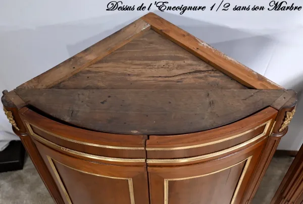 Paire d’Encoignures en Acajou, époque Louis XVI – XVIIIe