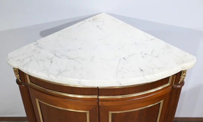 Paire d’Encoignures en Acajou, époque Louis XVI – XVIIIe