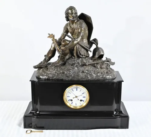 Pendule Borne en Marbre et Bronze, estampillée Viel & Delrue – Fin XIXe