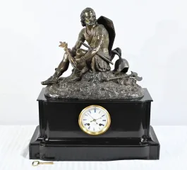 UHR AUS MARNLE UND BRONZE