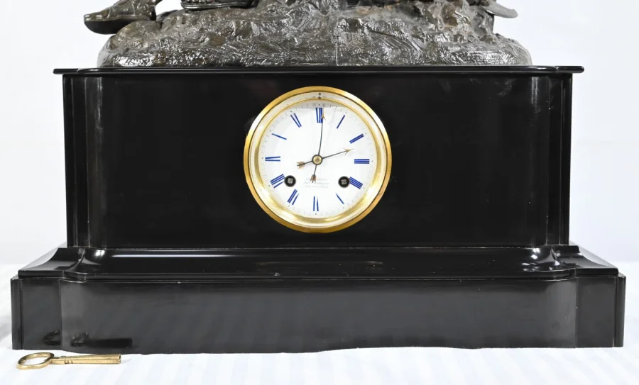 UHR AUS MARNLE UND BRONZE