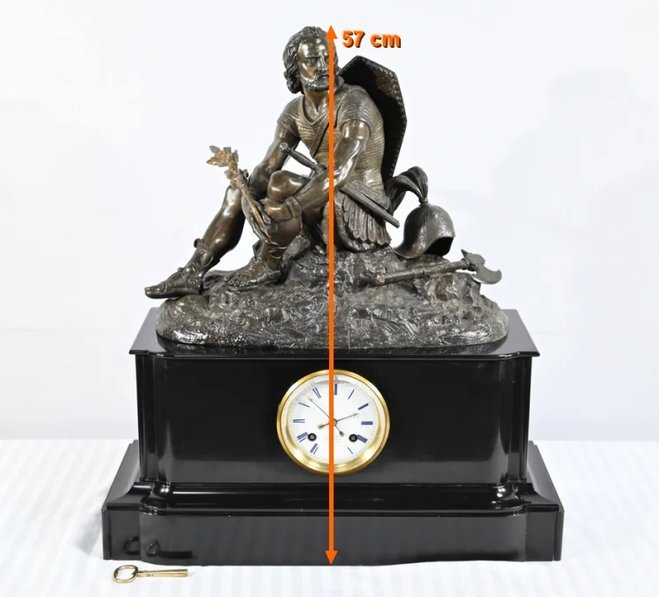 UHR AUS MARNLE UND BRONZE
