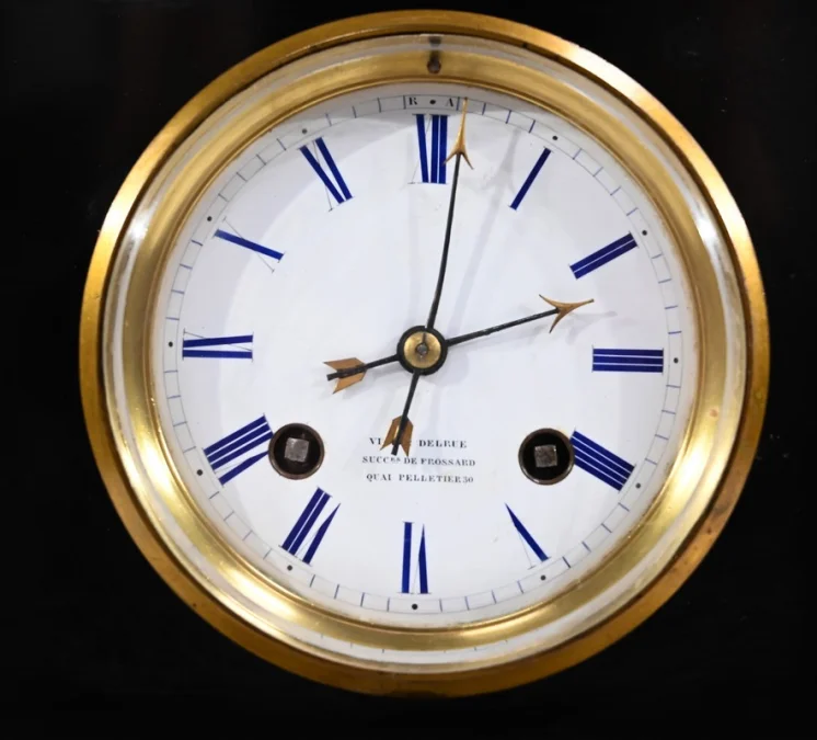 UHR AUS MARNLE UND BRONZE