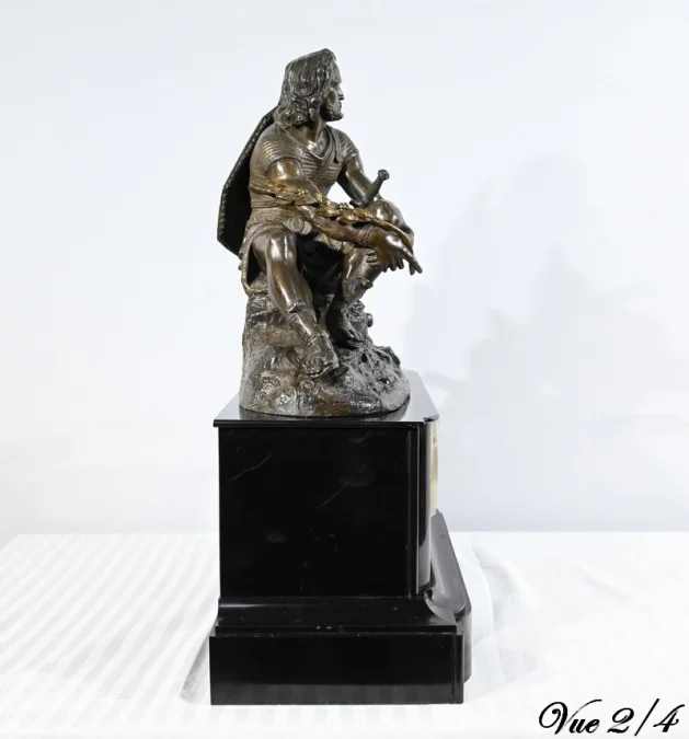 UHR AUS MARNLE UND BRONZE
