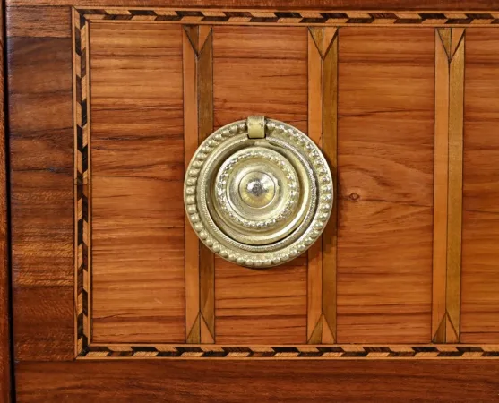 Petite Commode Sauteuse en Acajou et Bois de Rose, époque Louis XVI – XVIIIe