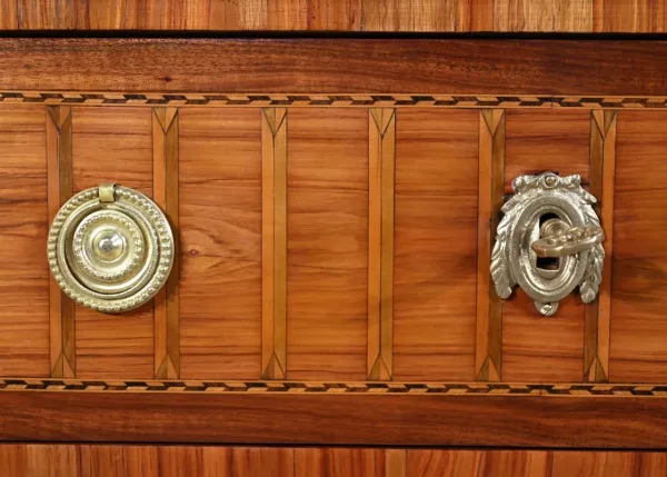 Petite Commode Sauteuse en Acajou et Bois de Rose, époque Louis XVI – XVIIIe
