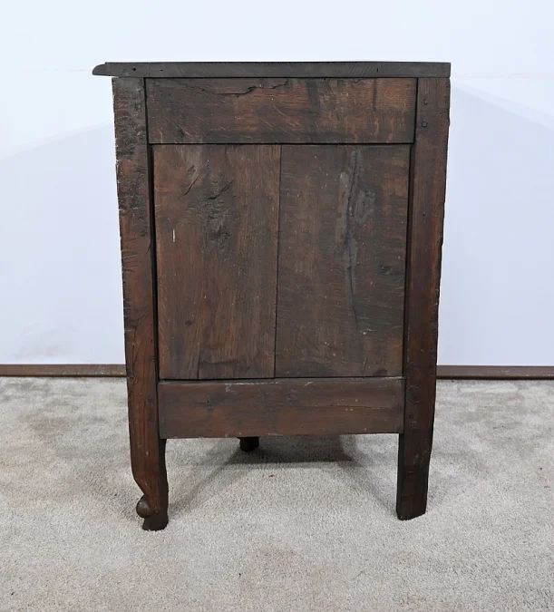 Eckschrank im Louis-XV-Stil