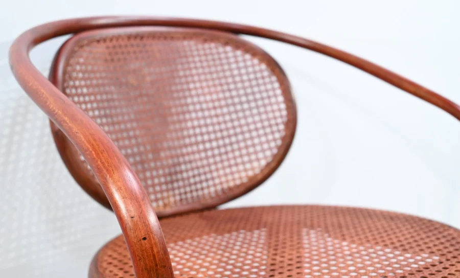 DREHSESSEL IM THONET-STIL