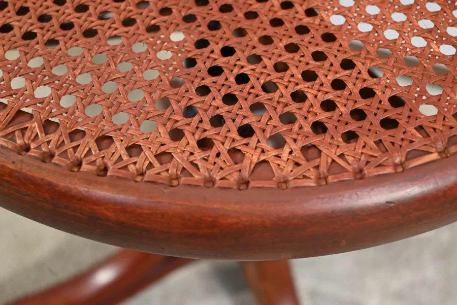 DREHSESSEL IM THONET-STIL