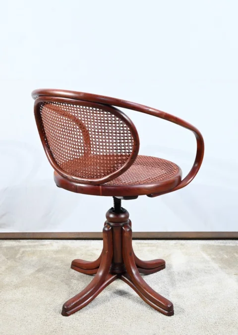 DREHSESSEL IM THONET-STIL