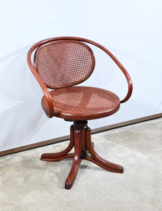 DREHSESSEL IM THONET-STIL