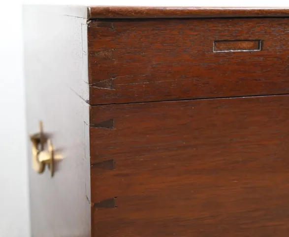 TEAK KIST