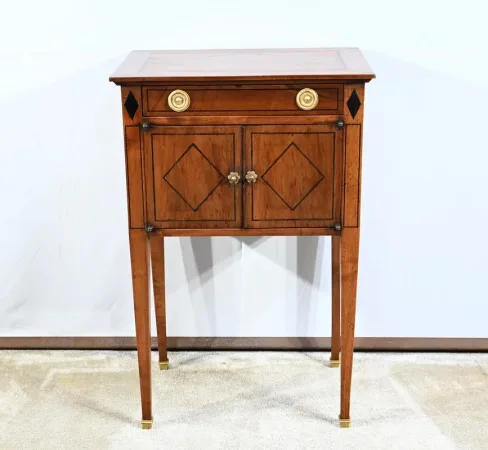 Petit Meuble de Salon en Noyer, style Transition Louis XVI/Directoire – 1ère Partie XIXe