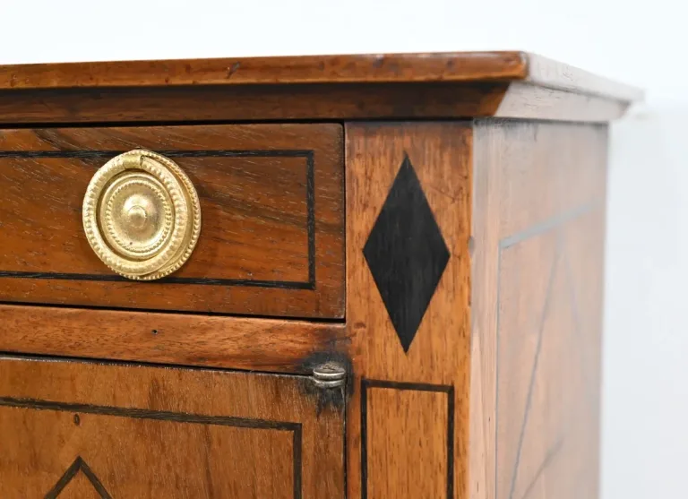Petit Meuble de Salon en Noyer, style Transition Louis XVI/Directoire – 1ère Partie XIXe