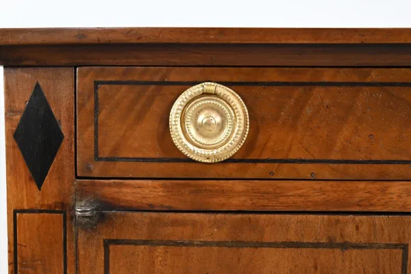 Petit Meuble de Salon en Noyer, style Transition Louis XVI/Directoire – 1ère Partie XIXe