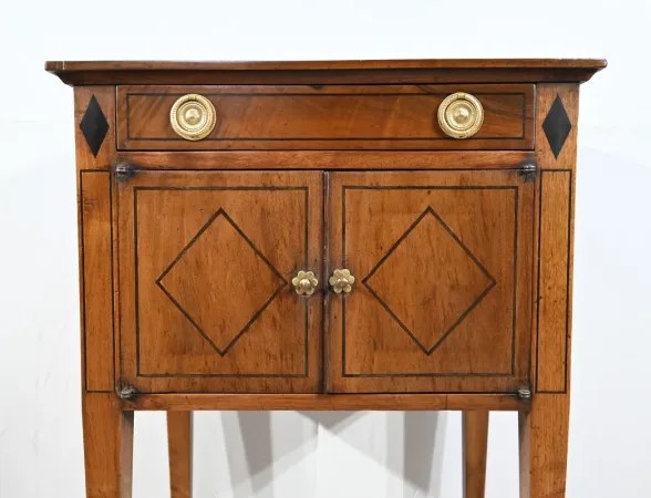 Petit Meuble de Salon en Noyer, style Transition Louis XVI/Directoire – 1ère Partie XIXe