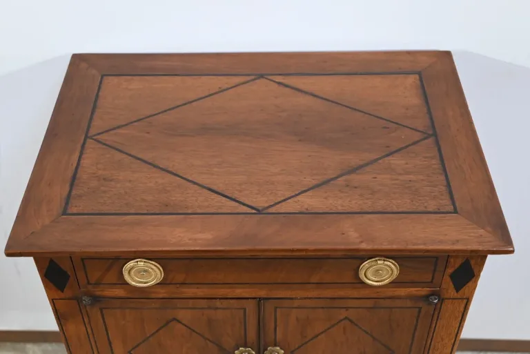 Petit Meuble de Salon en Noyer, style Transition Louis XVI/Directoire – 1ère Partie XIXe