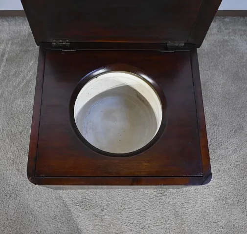 VICTORIAANSE COMMODE