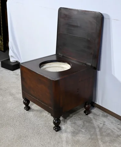 VICTORIAANSE COMMODE