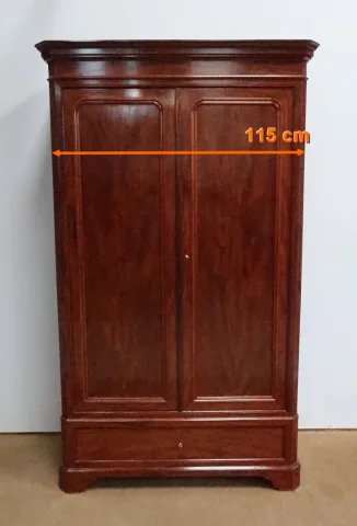ШКАФ ИЗ МАХАГОНИ