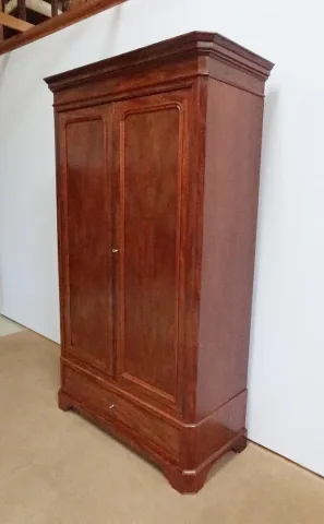 ШКАФ ИЗ МАХАГОНИ