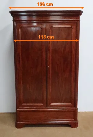 ШКАФ ИЗ МАХАГОНИ