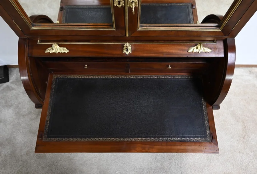 ZYLINDERSCHREIBTISCH IM LOUIS XVI-STIL