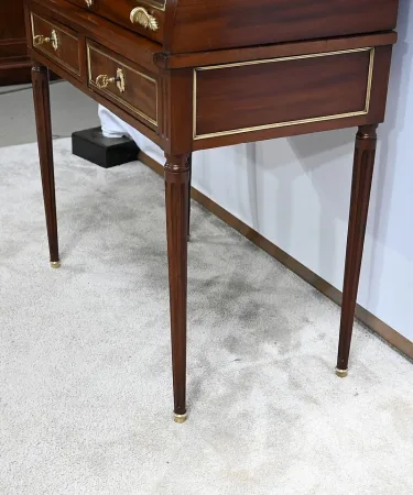 Petit Bureau Cylindre style Louis XVI, époque Napoléon III – Milieu XIXe