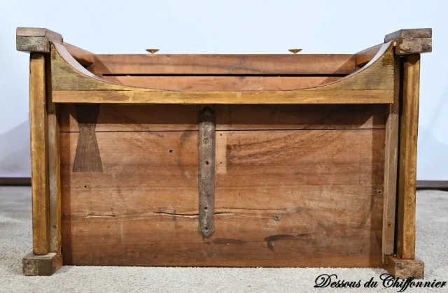 FRENCH CHEST OF DRAWERS