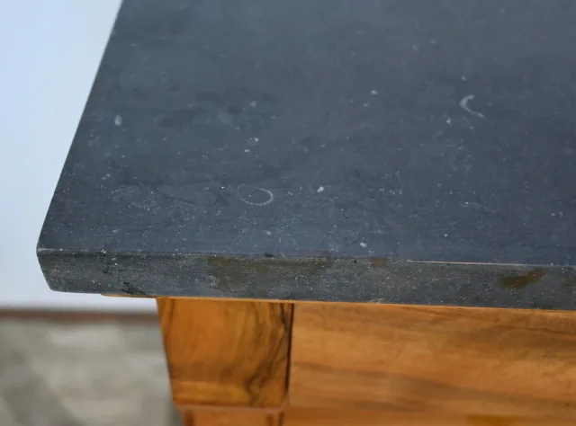 FRENCH CHEST OF DRAWERS