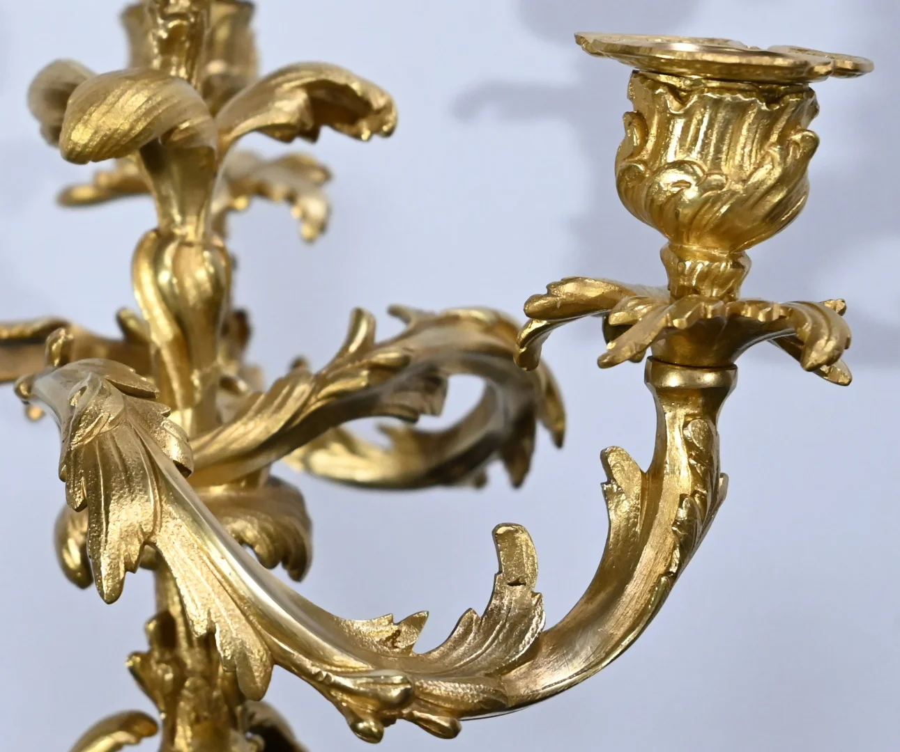 Paire de Candélabres en Bronze Doré, style Louis XV – Fin XIXe