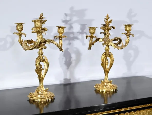PAIR OF LOUIS XV STYLE CANDELABRA