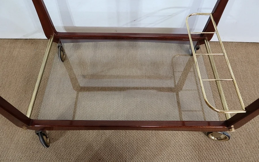 Paire de Tables Dessertes Roulantes en Acajou massif, Verre et Laiton - 1960