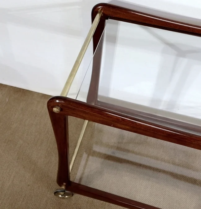 Paire de Tables Dessertes Roulantes en Acajou massif, Verre et Laiton - 1960