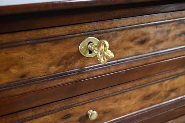 Petite Commode Chiffonnière en Acajou de Cuba, style Louis XVI – 1ère Partie XIXe
